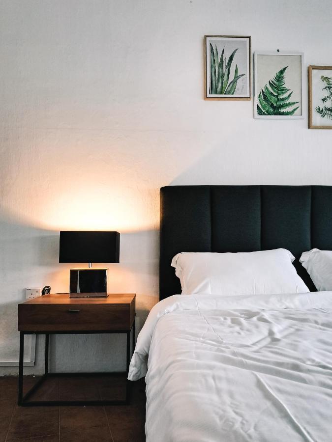 111 Hutton Lane Hostel Джорджтаун Екстер'єр фото