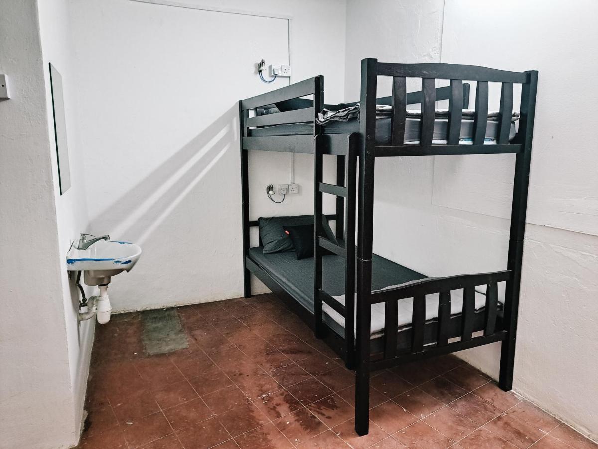 111 Hutton Lane Hostel Джорджтаун Екстер'єр фото