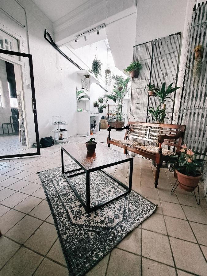 111 Hutton Lane Hostel Джорджтаун Екстер'єр фото